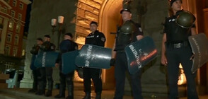 СДВР: Провокатори взривиха две бомби, замеряха полицаите със стъклени бутилки (ВИДЕО+СНИМКИ)