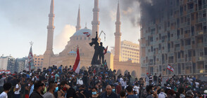 Демонстранти в Бейрут щурмуват министерства