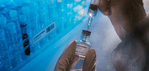 Защо спряха изпитанията на ваксината за коронавирус на Оксфорд?