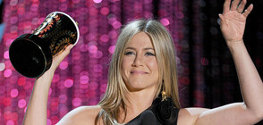 Дженифър Анистън осинови кученце (ВИДЕО+СНИМКИ)