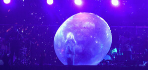 Рок група изнесе концерт в огромни мехури (ВИДЕО+ СНИМКИ)