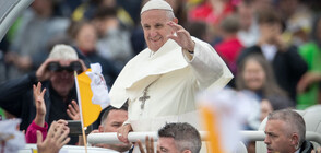 ЗА ПЪРВИ ПЪТ: Папа Франциск се появи с маска на публично място
