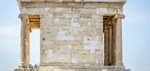 Древна статуя на Хермес изкопана в Атина при ремонт на канализация