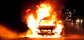 Четири автомобила изгоряха в Перник