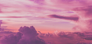 Пясък от Сахара оцвети в розово и червено небето над Германия (ВИДЕО)