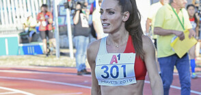 Ивет Лалова с гореща фотосесия по бански (СНИМКИ)