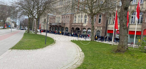 Опашки от желаещи да гласуват се извиха и в Германия (ВИДЕО)