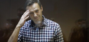 Половин час медици се борили за живота на Навални, твърдят руски медии