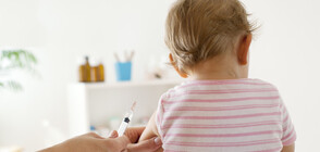 Изпитват ваксини срещу COVID-19 на бебета