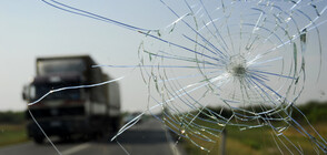 Тир и автобус се удариха край Сандански