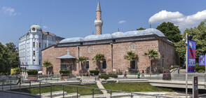 Откриха труп на стълбите на Джумая джамия в Пловдив