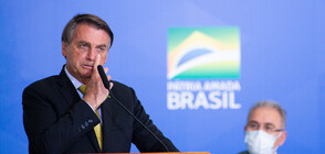 Президентът на Бразилия Болсонаро остава в болница