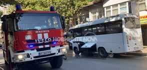 Автобус се запали в движение на улица във Велико Търново (СНИМКИ)