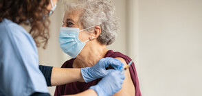 В Гърция планират подсилваща доза ваксина срещу COVID-19 за уязвими категории