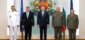 Президентът удостои двама военнослужещи с висши офицерски звания