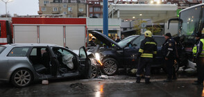 Шофьор помете 20 коли при гонка с полицията в центъра на София (ВИДЕО+СНИМКИ)