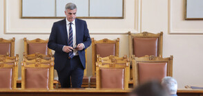 Депутатите изслушват служебния премиер Стефан Янев и неговите заместници