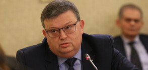 Цацаров депозира оставката си