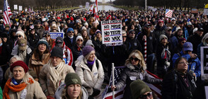 Хиляди на протест срещу задължителната COVID ваксинация във Вашингтон