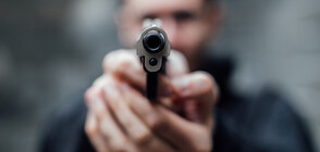 Изстреляха 11 куршума по колата на бизнесмен в Сливен
