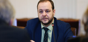 Сандов: Енергийните помощи няма да отпаднат, но държавата не може да насърчава горенето на въглища