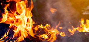 Пожар горя в блок в Харманли