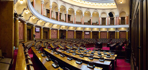 Разпускат сръбския парламент