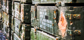 „Тайни" военни доставки: Изнасят ли се български боеприпаси за Украйна