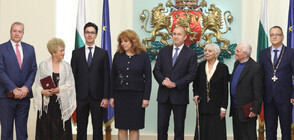 Президентът Радев удостои с висши държавни отличия петима културни дейци (СНИМКИ)