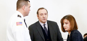 Кевин Спейси ще се защитава сам пред съда по обвиненията в сексуално посегателство