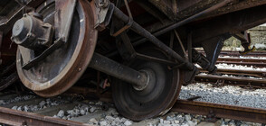 Влак помете камион във Видинско, загинаха машинистите и шофьорът