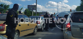 Спецакция блокира трафика в столичния квартал "Младост", има задържан (СНИМКИ)