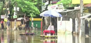 Десетки жертви на наводнения в Бангладеш и Индия