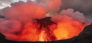 ЗРЕЛИЩНИ КАДРИ: Вулкан в Исландия бълва кипяща лава (ВИДЕО)