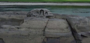 ЗАРАДИ БЕЗВОДИЕ: В река Яндзъ се показаха древни будистки статуи (ВИДЕО)