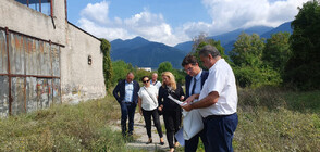 Зарков видя терена на бъдещия затвор по норвежки модел в Самораново (СНИМКИ)