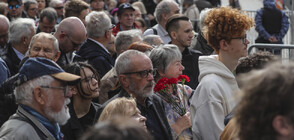 Хиляди отдадоха почит на Михаил Горбачов (ВИДЕО+СНИМКИ)