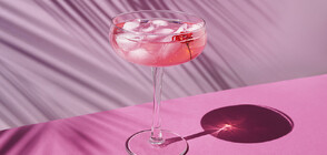 Рекорд: В хотел в Банкок забъркаха най-големия коктейл в света (ВИДЕО)