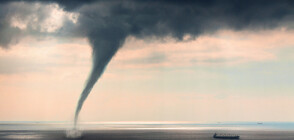 ФЕНОМЕН: Водно торнадо край бреговете на Флорида (ВИДЕО)