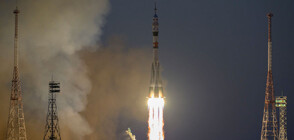 Американец излетя с руски кораб към МКС за пръв път след войната в Украйна (ВИДЕО)