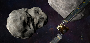 Сонда на НАСА се удари в астероид, за да промени орбитата му (ВИДЕО)