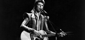 Написаният на ръка текст на хита "Starman" на Дейвид Боуи - продаден на търг