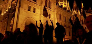 Хиляди протестиращи учители и ученици направиха човешка верига в центъра на Будапеща (ВИДЕО)