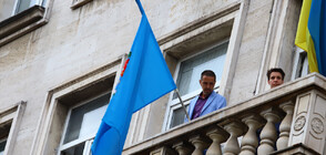 Предотвратиха опит за сваляне на украинското знаме от фасадата на Столична община