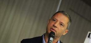 Добрев към Пеканов: Купуваме батерии като за 100 км тирове, намалете количеството