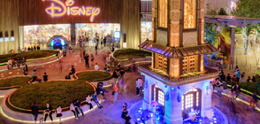 В капан: "Дисниленд" в Шанхай блокира посетителите си заради COVID-19 (ВИДЕО)