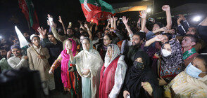 Простреляха бивш премиер на Пакистан