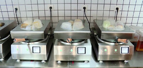 Кухня на бъдещето: Роботи приготвят храната в ресторант в Китай (ВИДЕО)