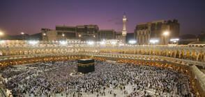 Порои затвориха пътя към Мека (ВИДЕО+СНИМКИ)