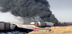 Любителски кадри показват дерайлирал и горящ влак в Канада (ВИДЕО)